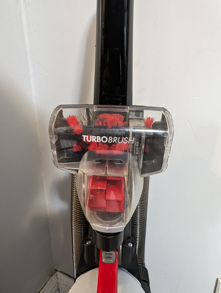 BISSEL PowerForce Bagless Upright vaccum - photo 3