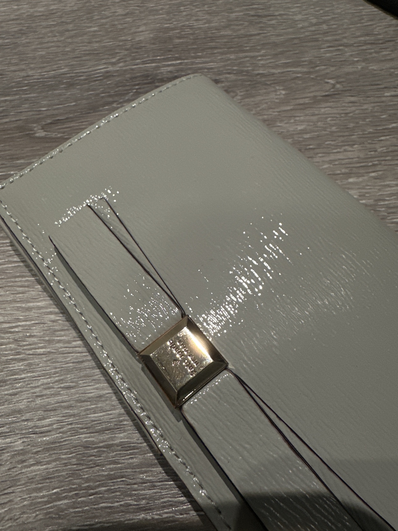 Kate spade wallet, light grey colour image indicator(2)