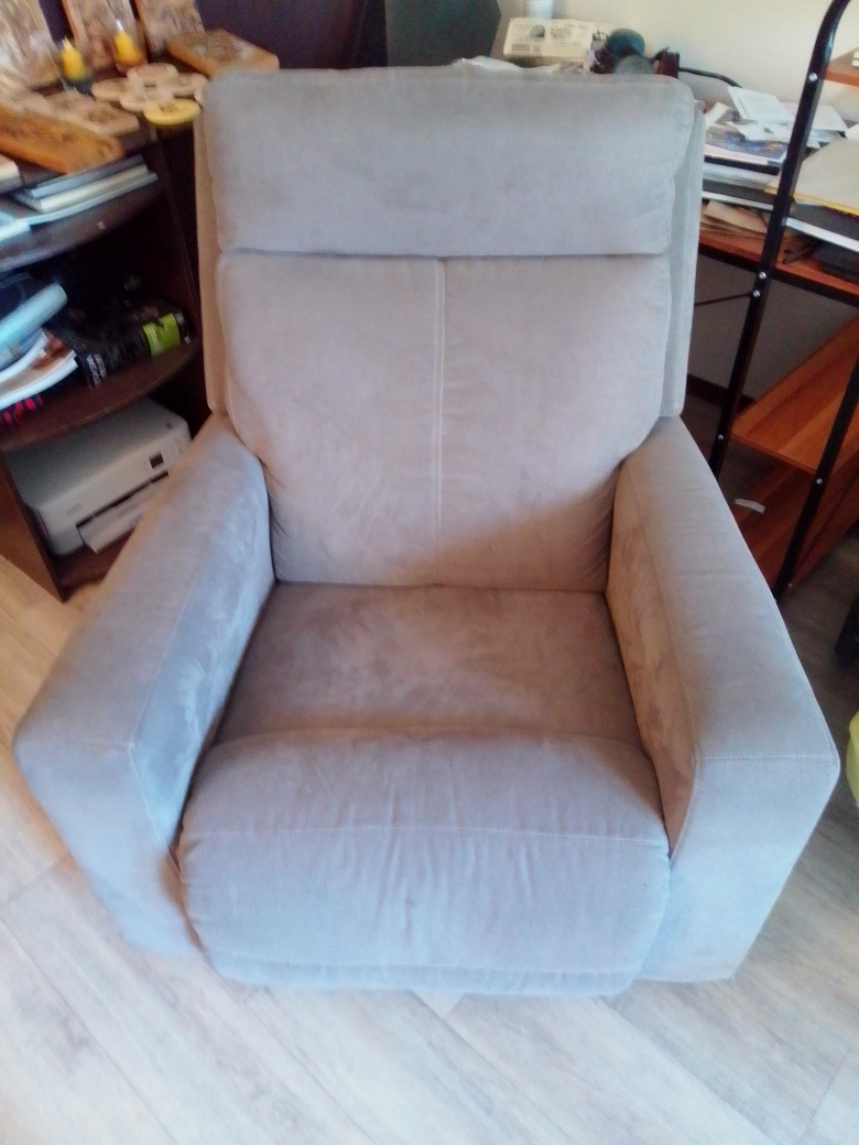 lazy boy set couch and chair - photo 2
