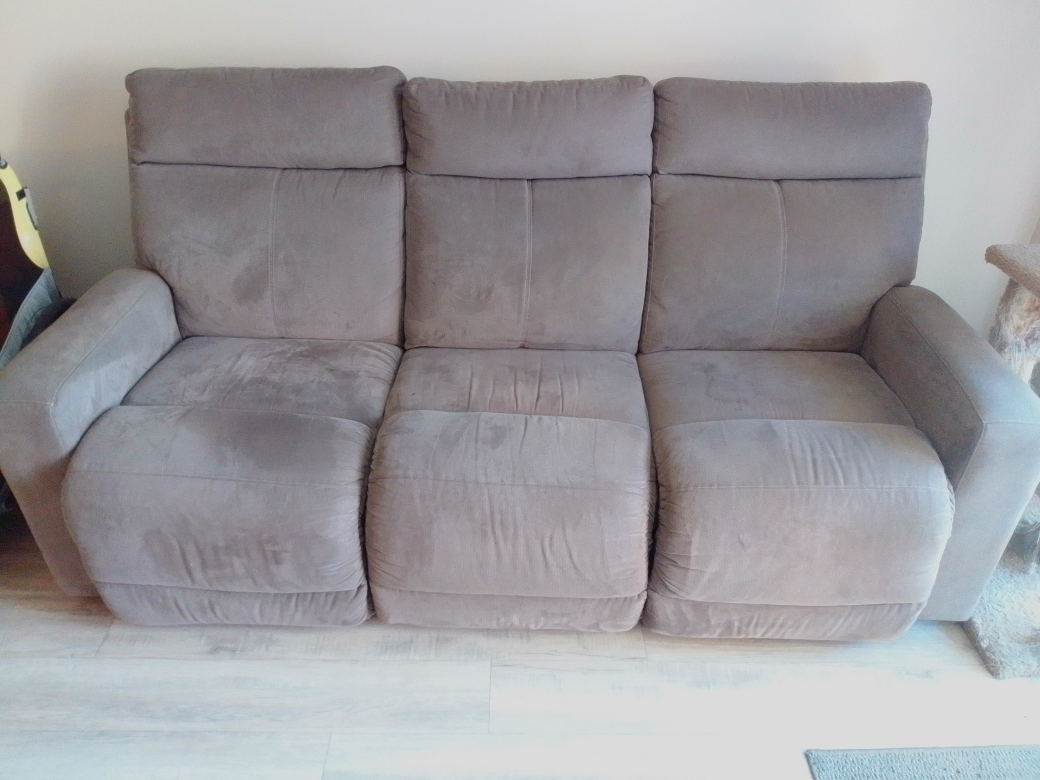 lazy boy set couch and chair - photo 3