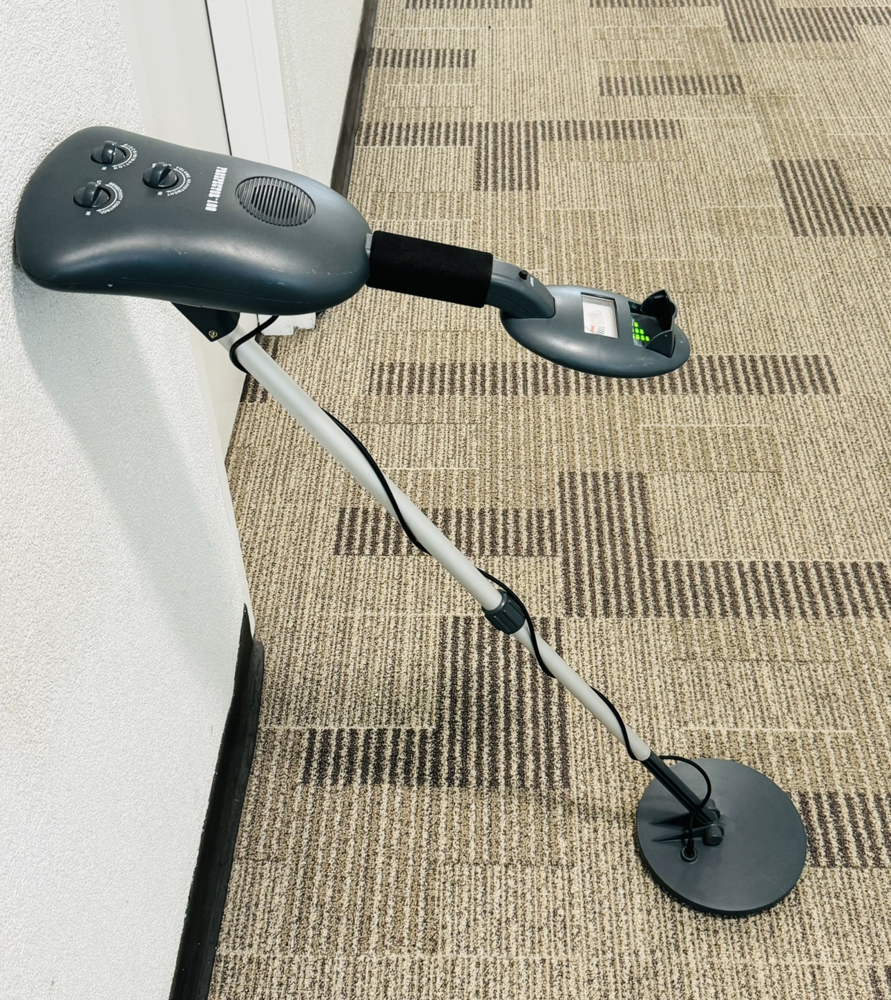 Prospector 100 Metal detector thumbnail