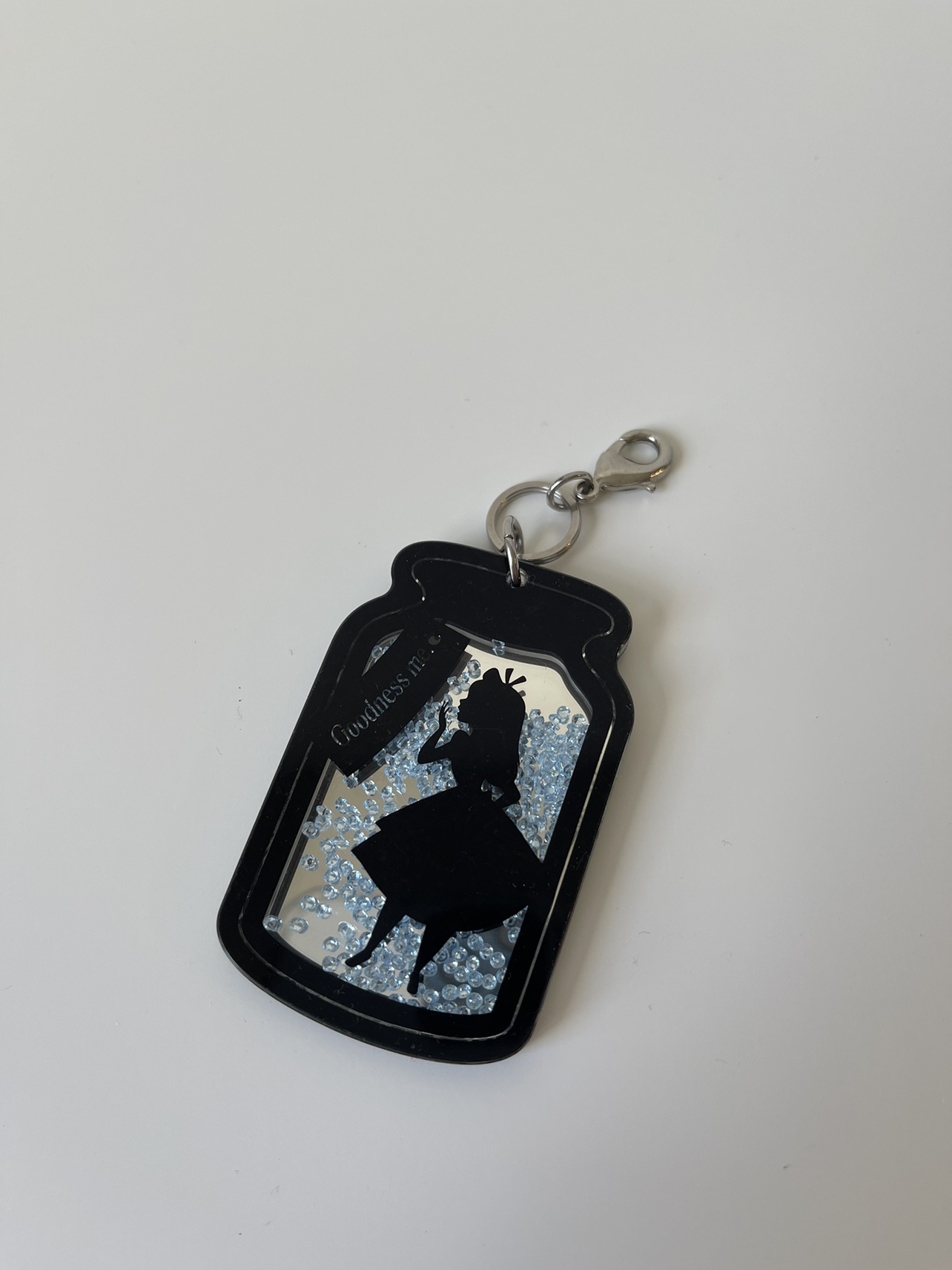 Alice in the wonderland key chain
