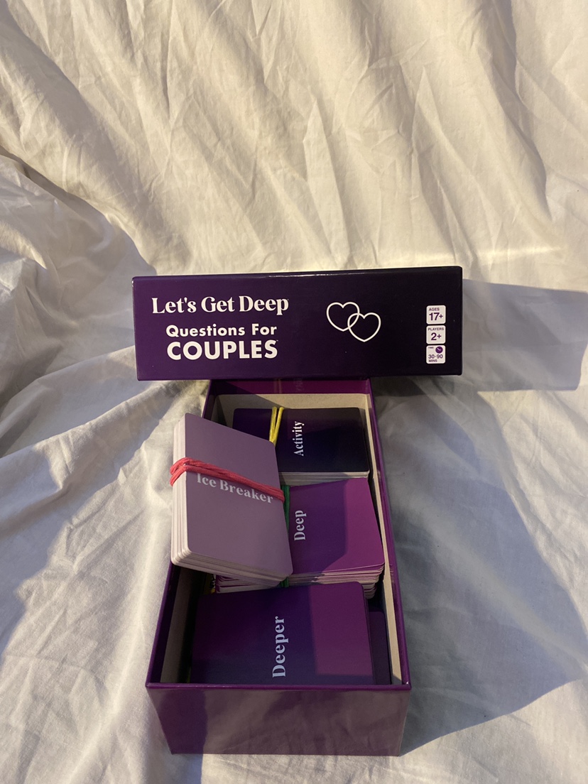 What do you meme? Couples card game - photo 3