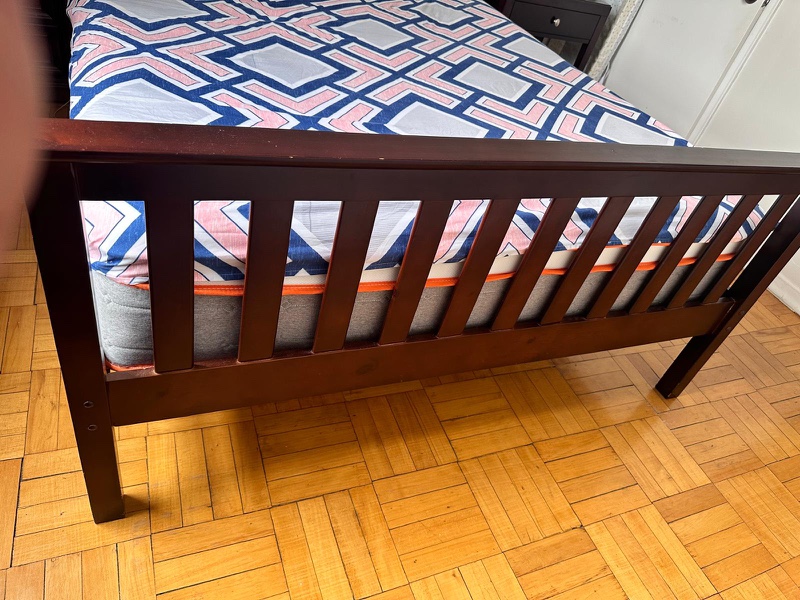 Queen size bed frame - photo 2