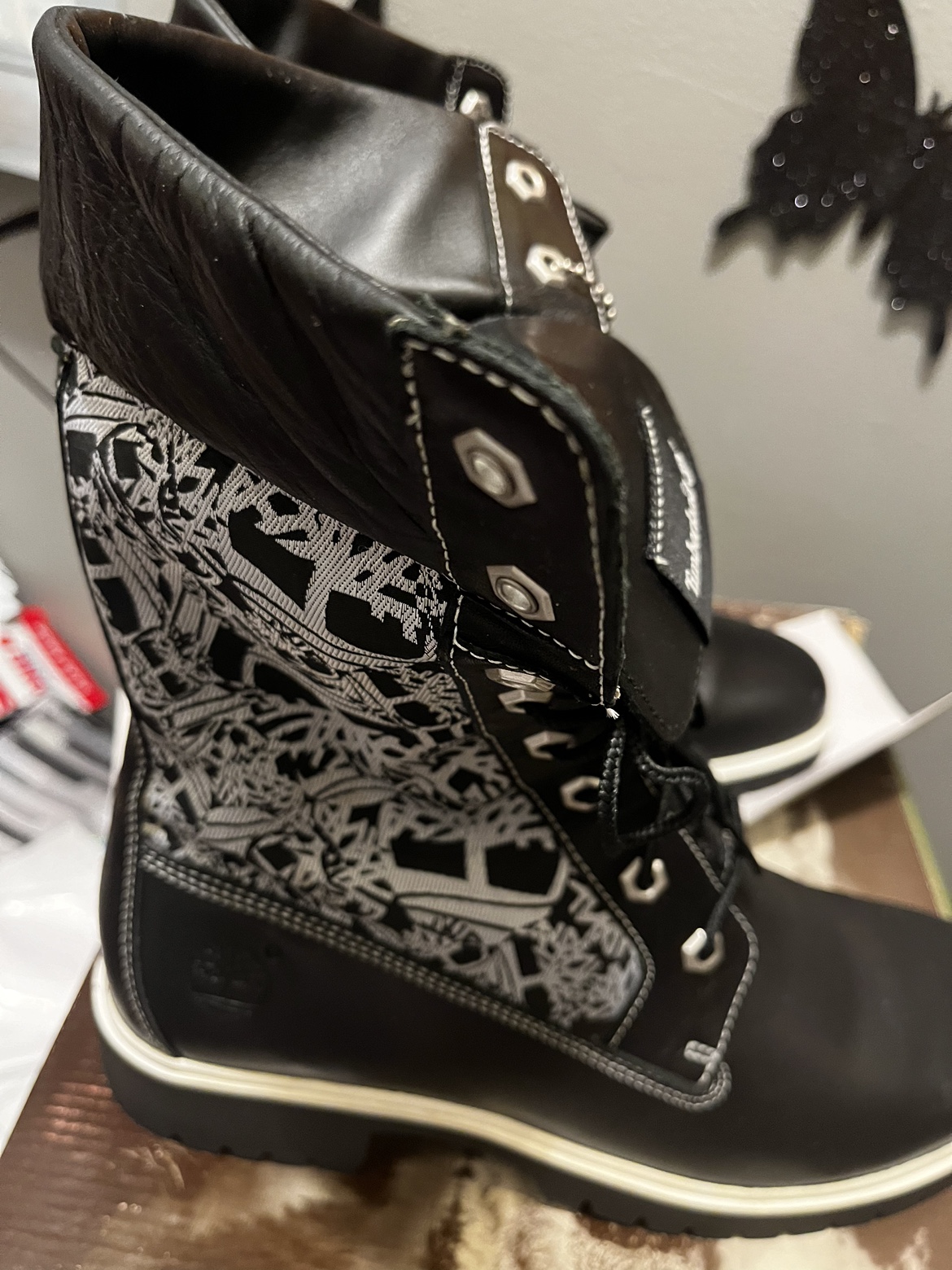 BN TIMBERLAND WOMENS BOOTS image indicator(7)