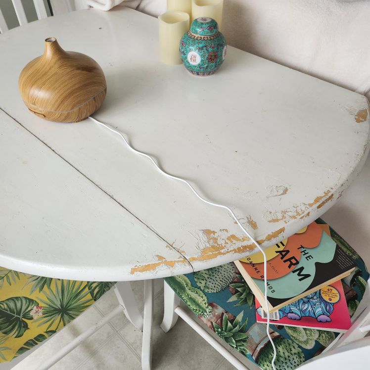 Kitchen table & 4 chairs #freecycle - photo 2