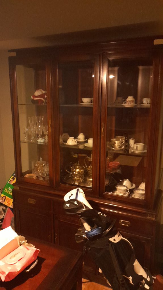 Family dining table with 6 chairs and a matching cabinet - photo 3
