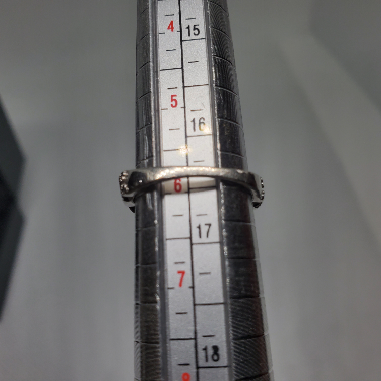 #37 Vtg. CZ stone ring image indicator(5)