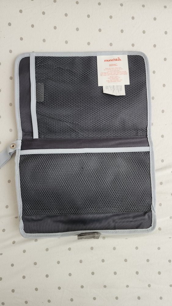 Munchkin® Go Change™ Portable Diaper Changing Kit image indicator(2)