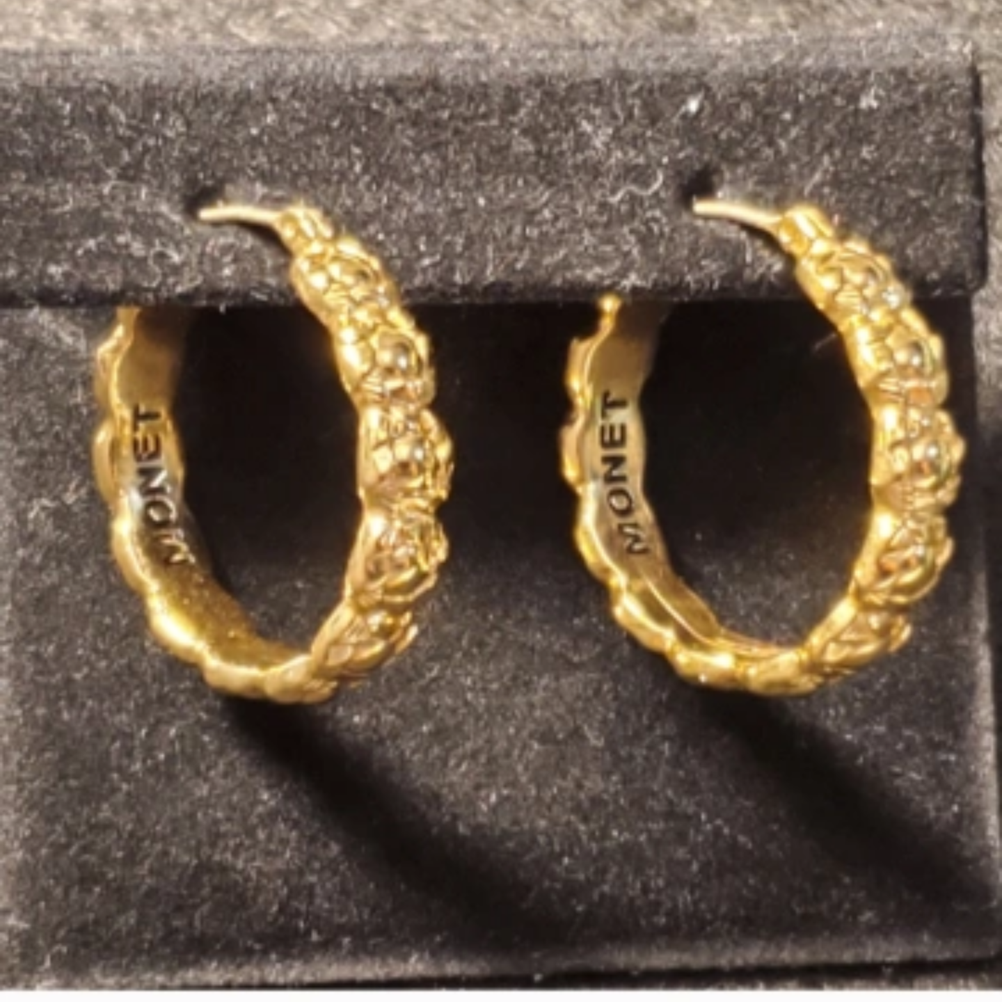 #8 Vtg. Monet Hoop Earings thumbnail