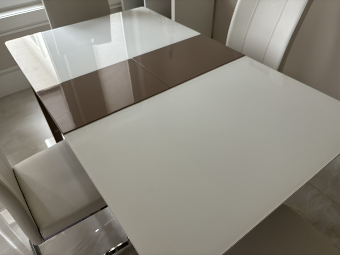 Dining table+ 2chairs image indicator(2)