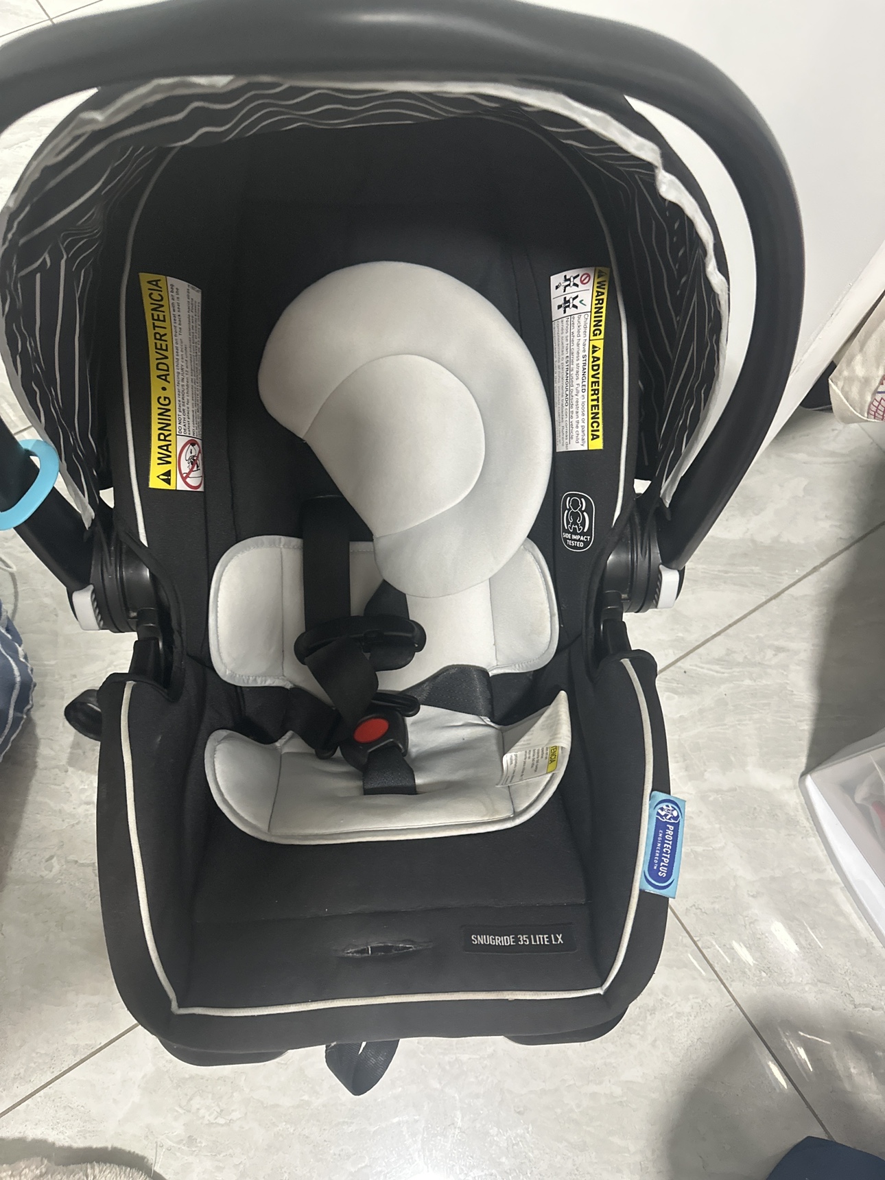 Graco snugride 35 lite x car seat thumbnail