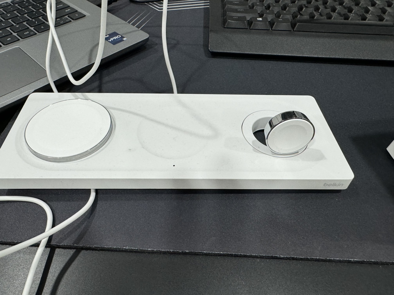 Belkin Boost charge 3 in 1 wireless charging pad with MagSafe - photo 4