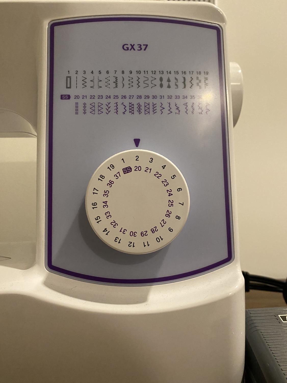 Brother GX37 sewing machine - photo 3
