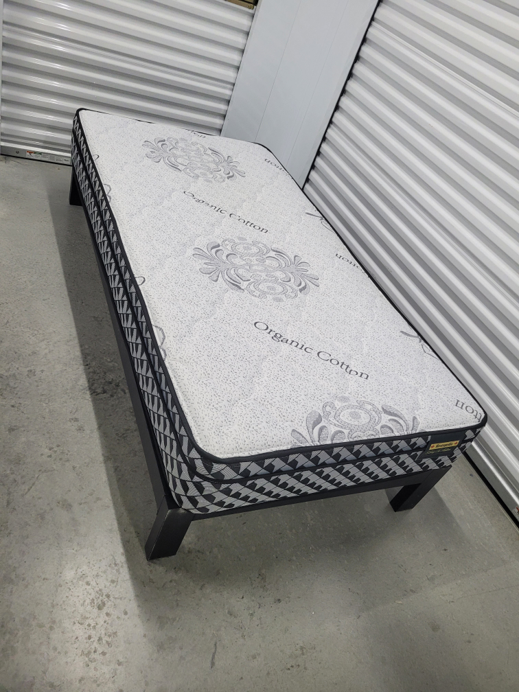 Organic Cotton Twin Mattress with platform bedframe