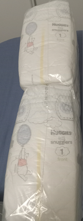 Huggies Little Snugglers size 1 (48 diapers)+ free baby food thumbnail