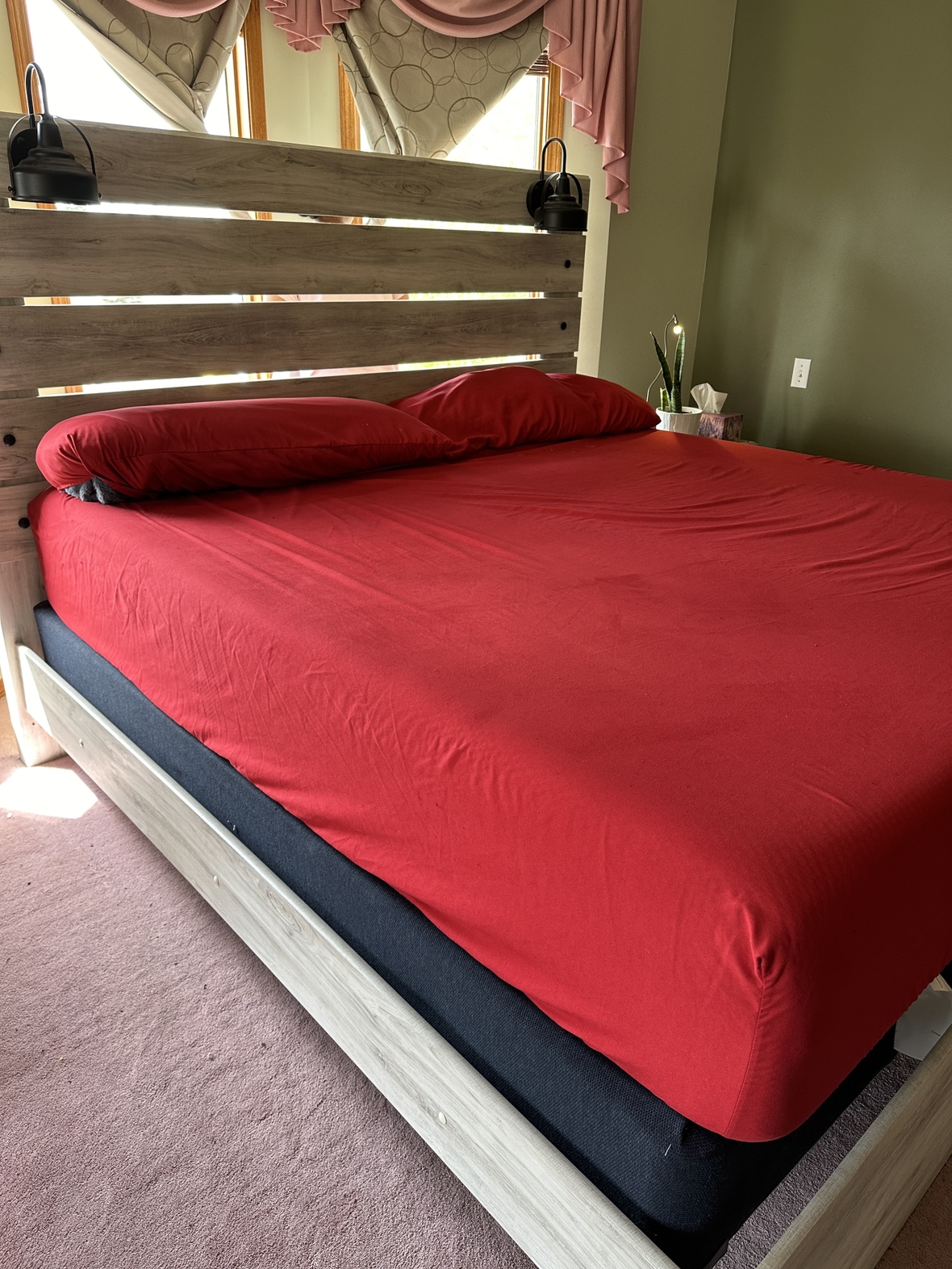 Elegant King Size Bed for Sale - Available for Immediate Pickup!