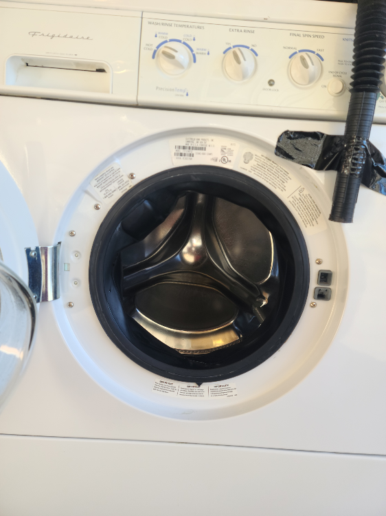 Frigidaire washing machine and dryer - photo 2