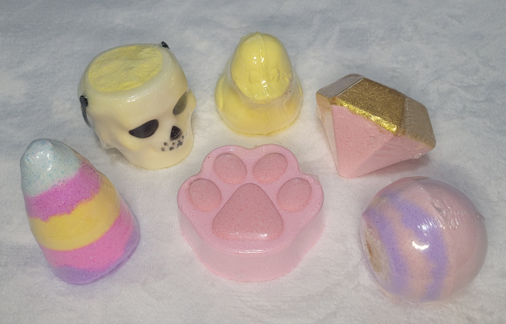 Scented Colourful Bath Bombs for Kids and Adults