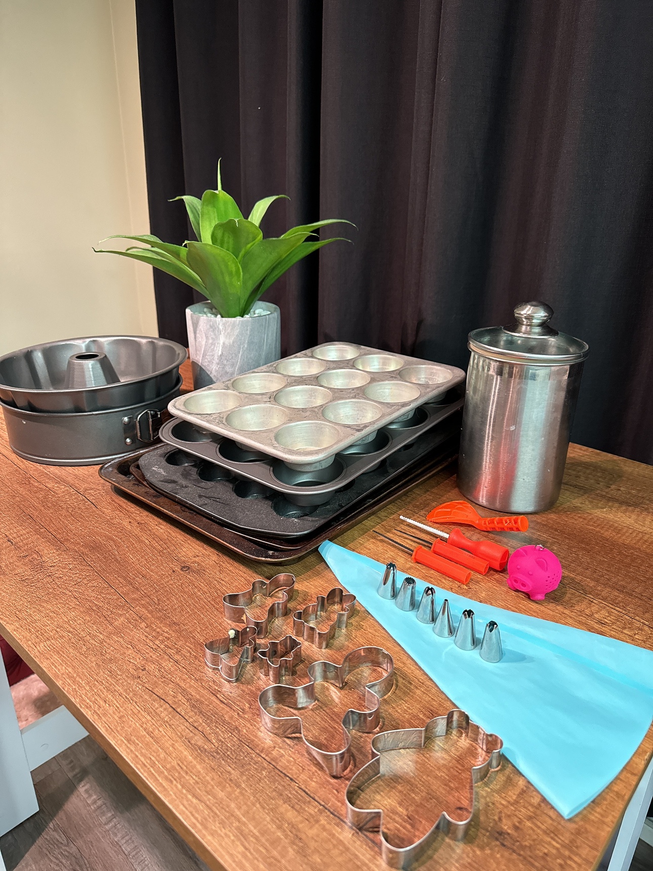 MOVING SALE: BAKE STUFF (TAKE ALL FOR 75$) - photo 4