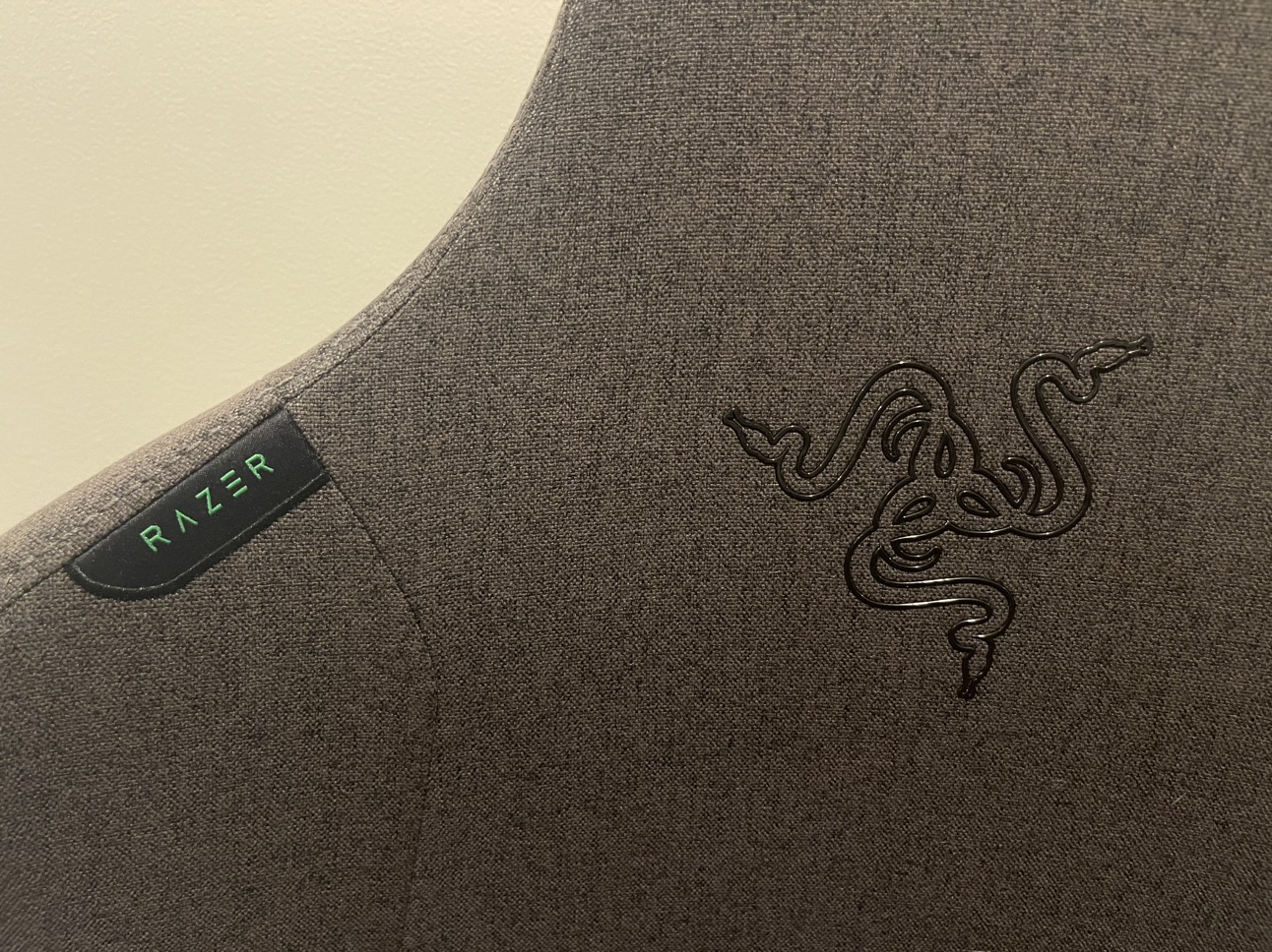 Razer Iskur chair lumbar support - photo 2
