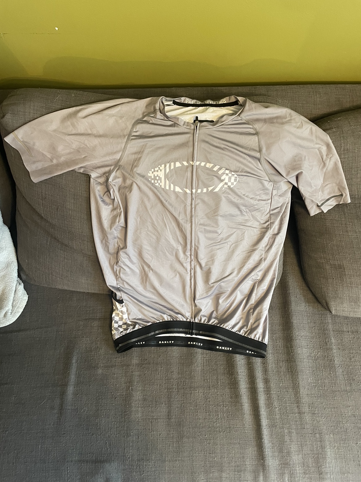 Oakley Men’s XL Cycling Jersey and Bib