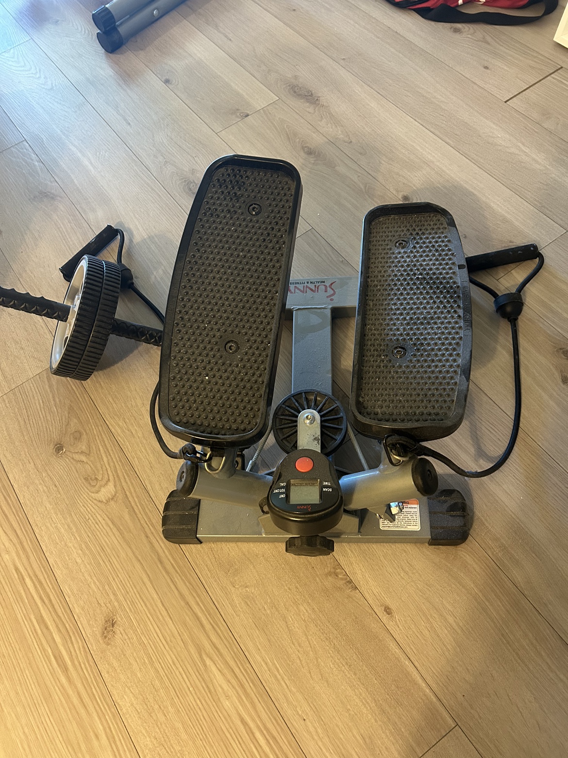 Sunny Health & Fitness Twist Stepper with Resistance Bands