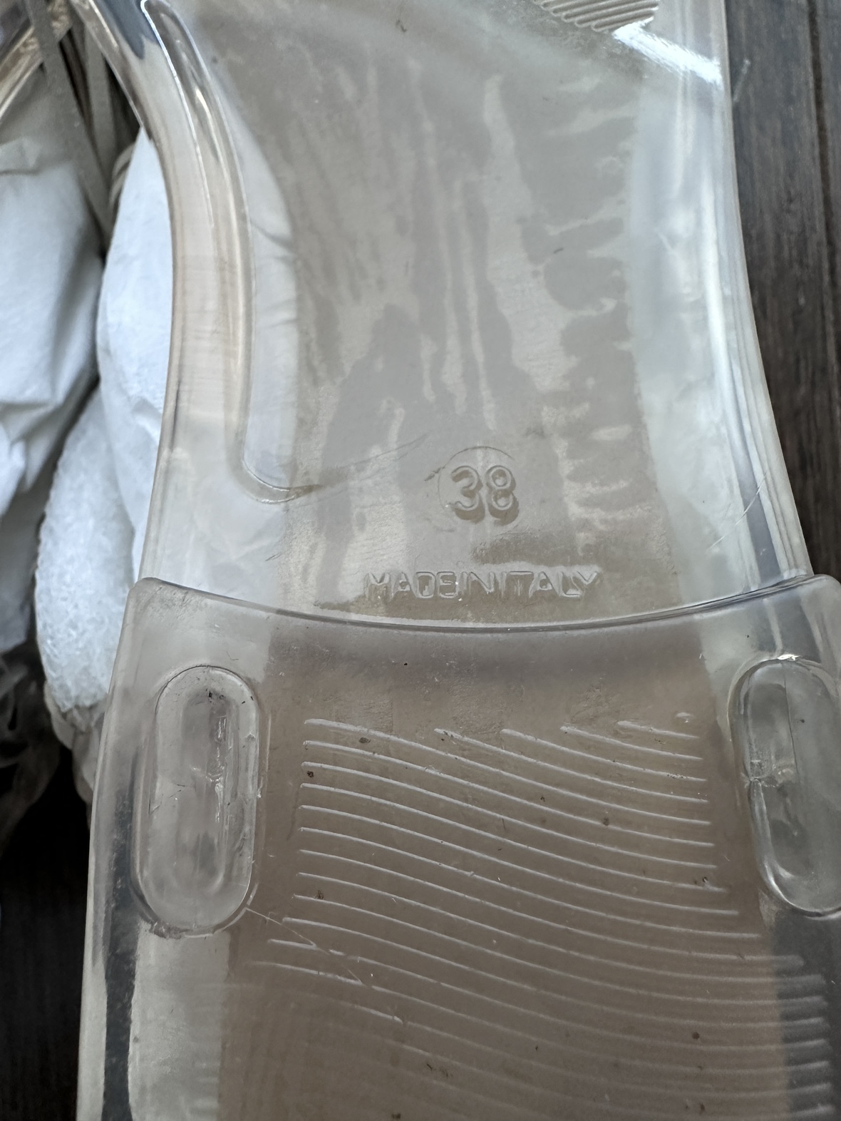 Stuart Weitzman Flat Getali Jelly Tassel Thong Sandals image indicator(7)