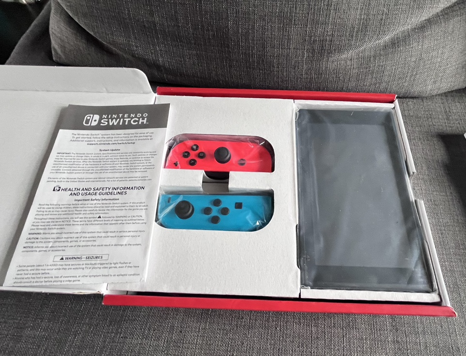Nintendo Switch - photo 2