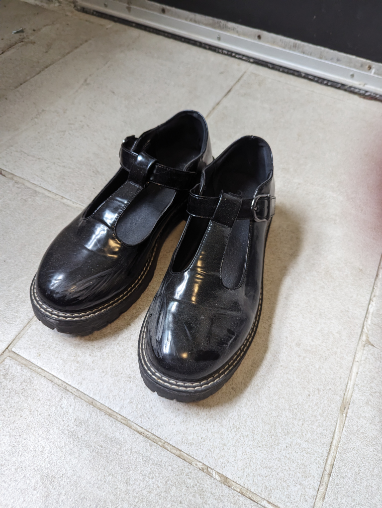 black shoes - photo 2