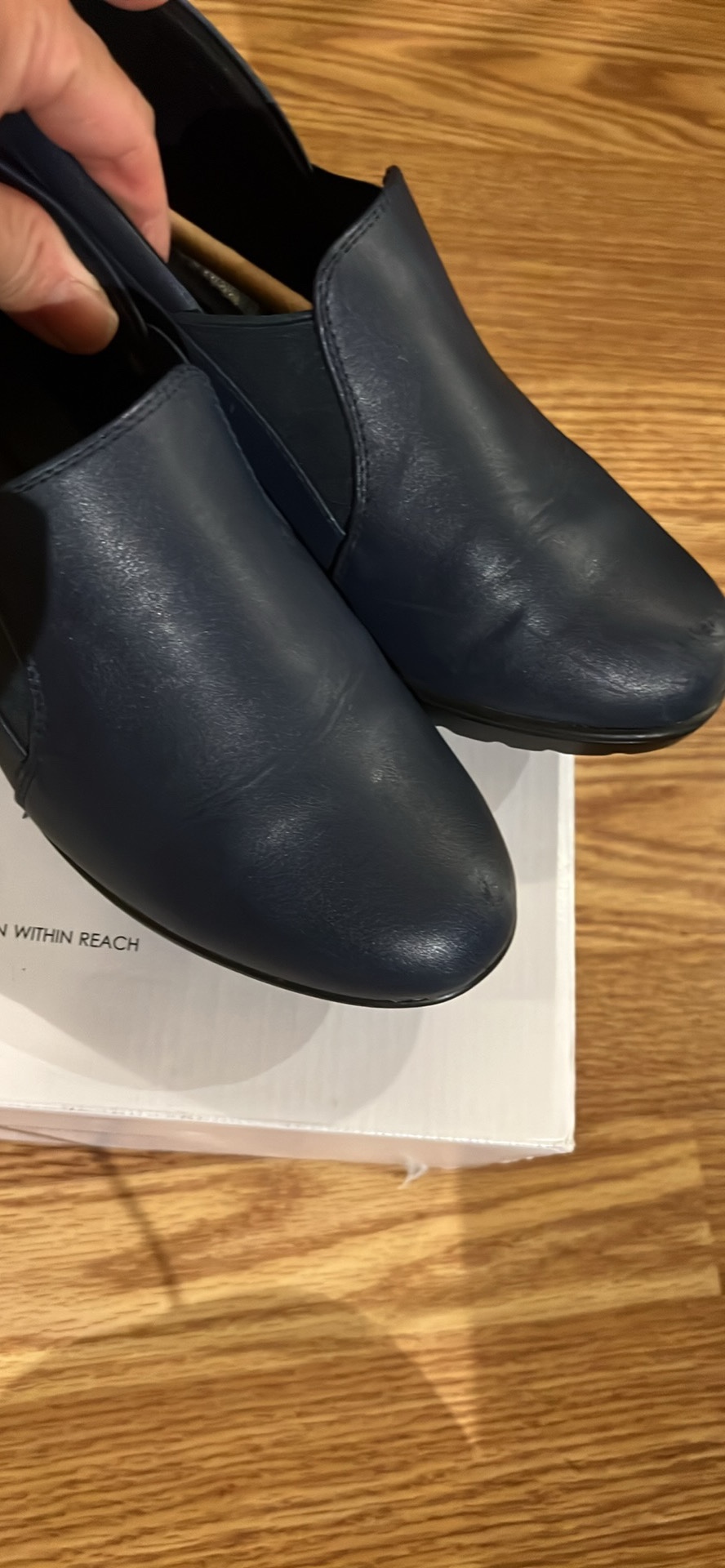 Navy square heels image indicator(2)