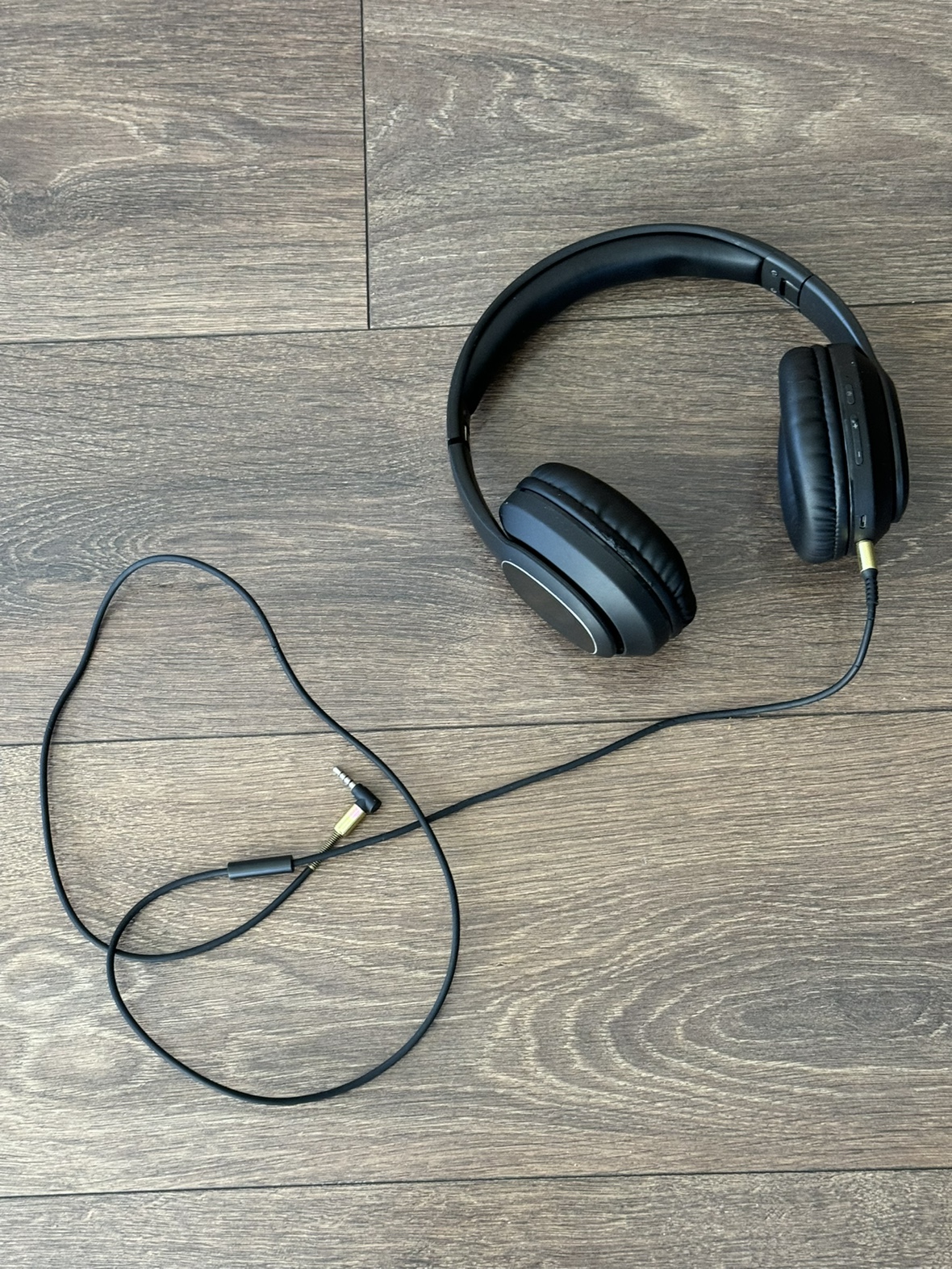 Headphones Aux/Bluetooth thumbnail