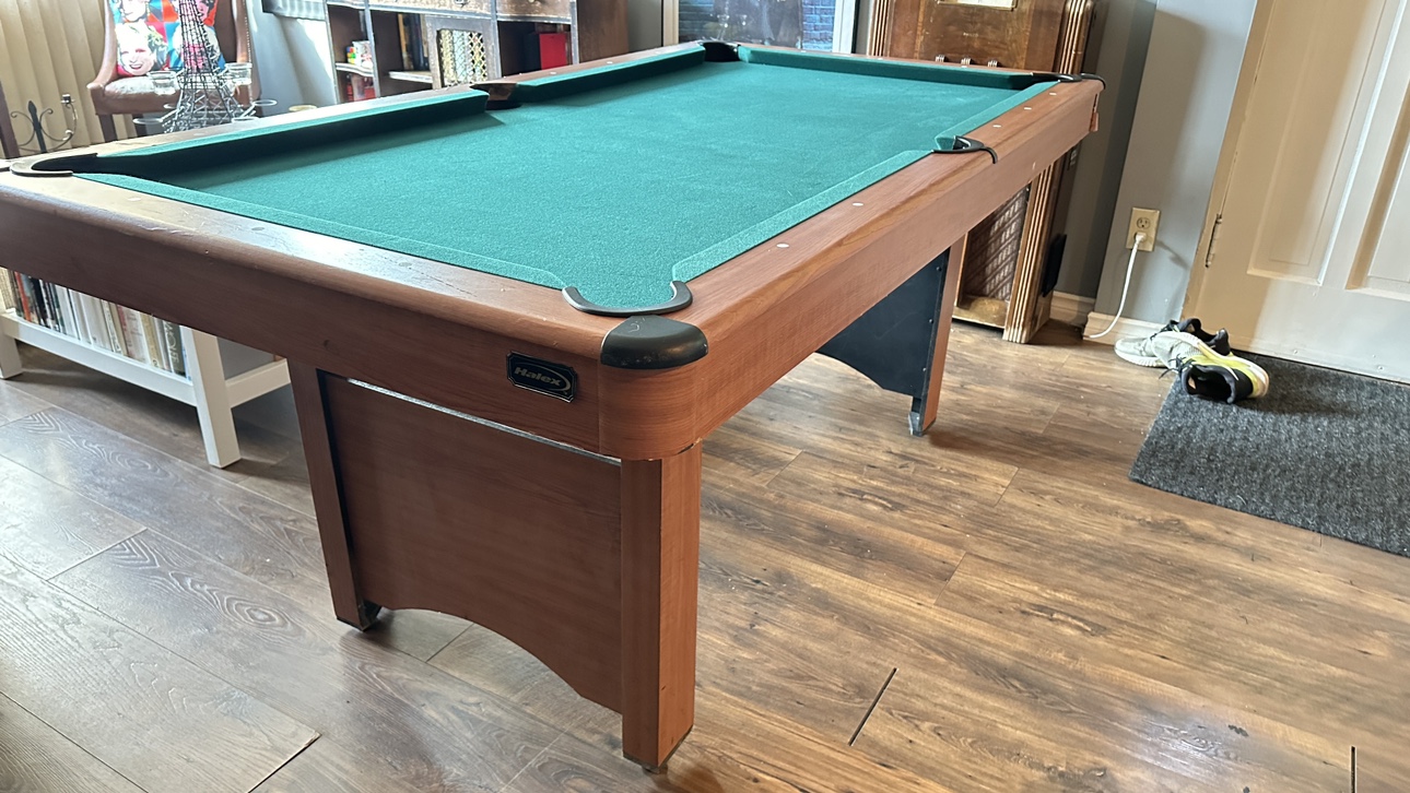 Billiard/Pool Table thumbnail