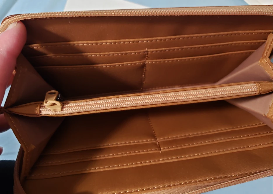 crocodile  women wallet image indicator(6)