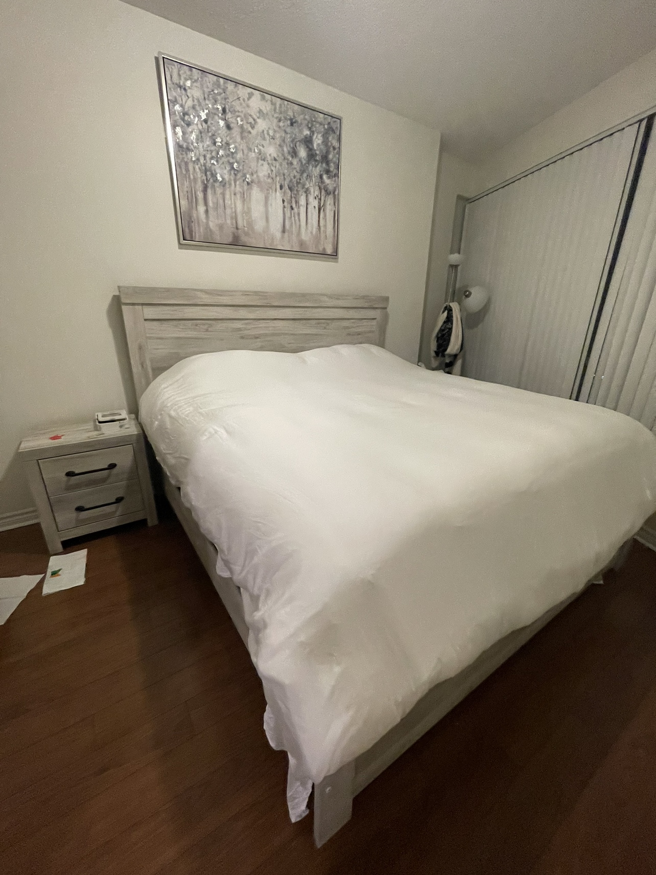 King size bed - photo 4