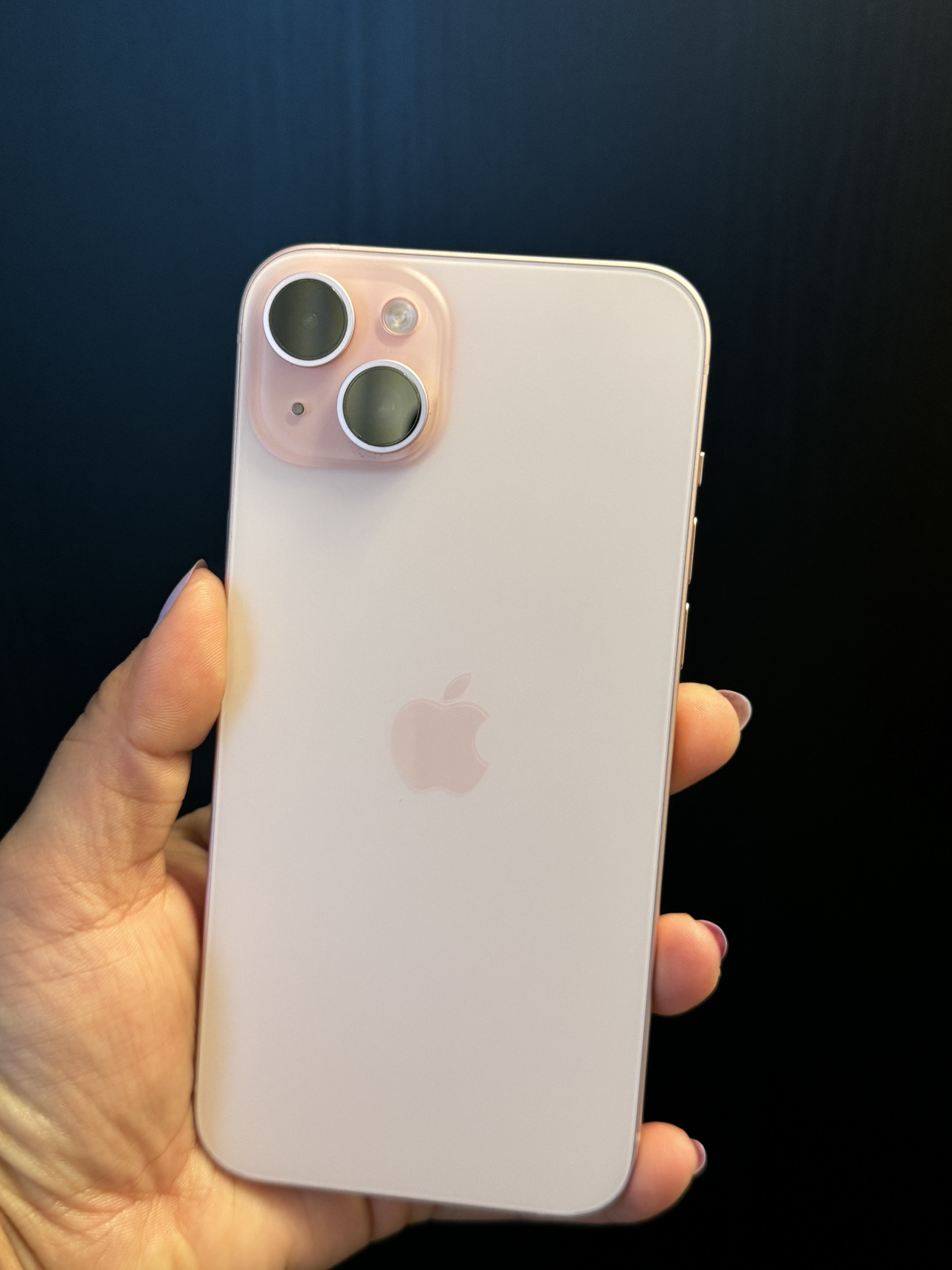 iPhone 15 Plus - photo 2