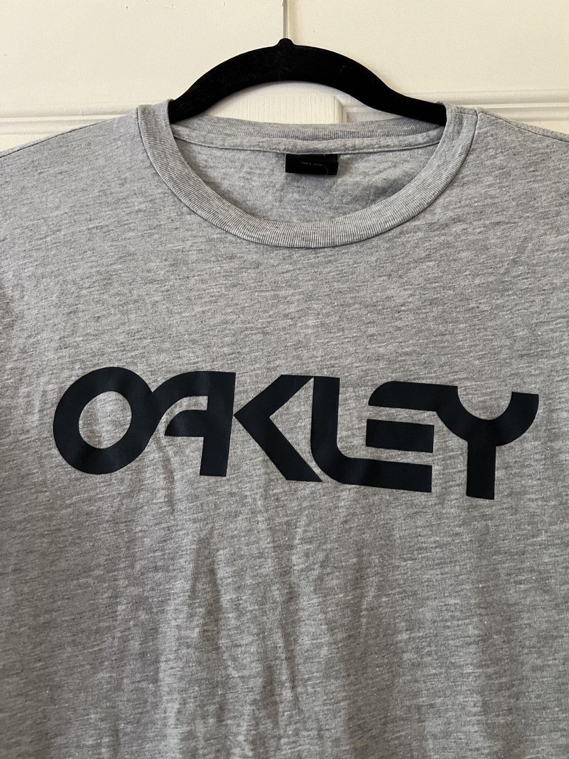 Oakley Long Sleeve image indicator(2)
