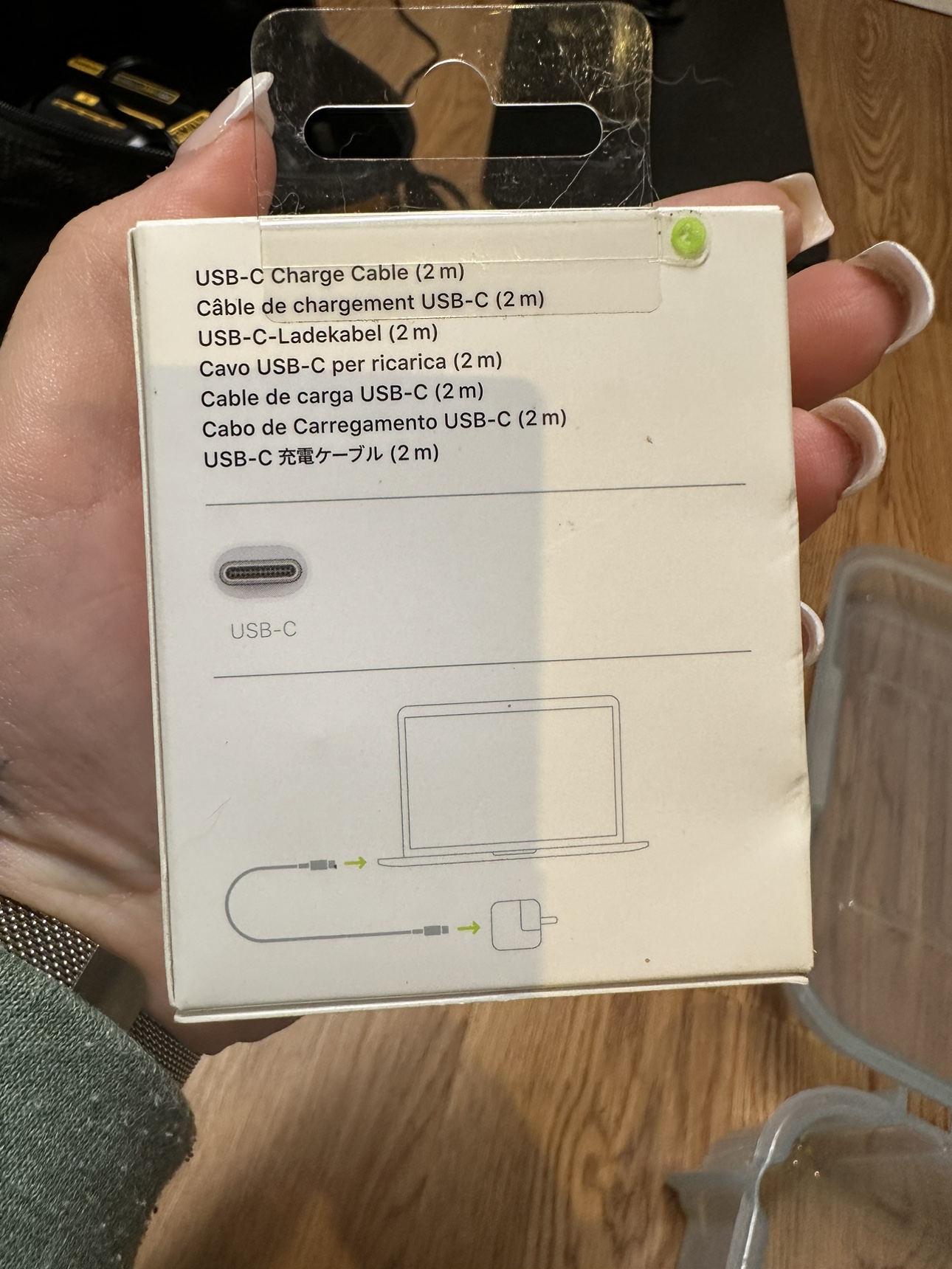 Apple USB-C cord - photo 3