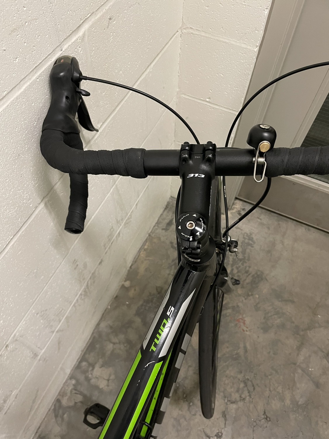Fuji Sportif 2.5 Road Bike Serviced and new Conti tires - photo 5