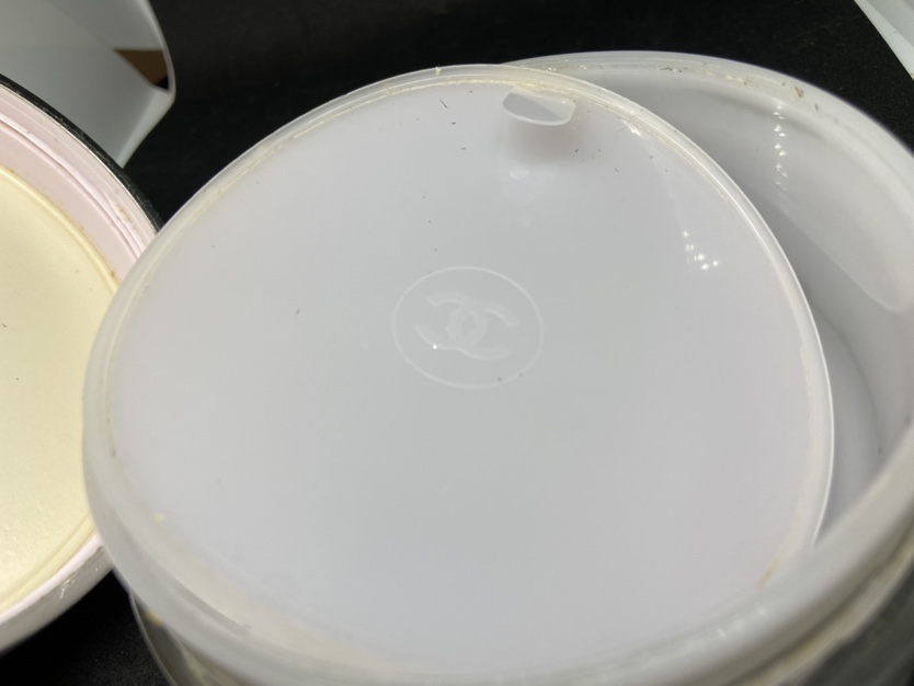 Cc Chanel makeup container image indicator(4)