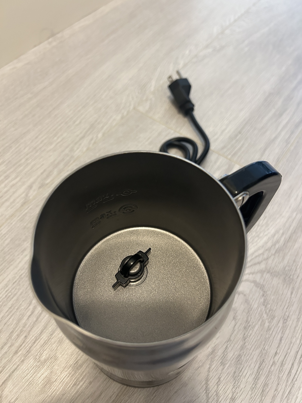 Nespresso espresso machine and milk frother - photo 3