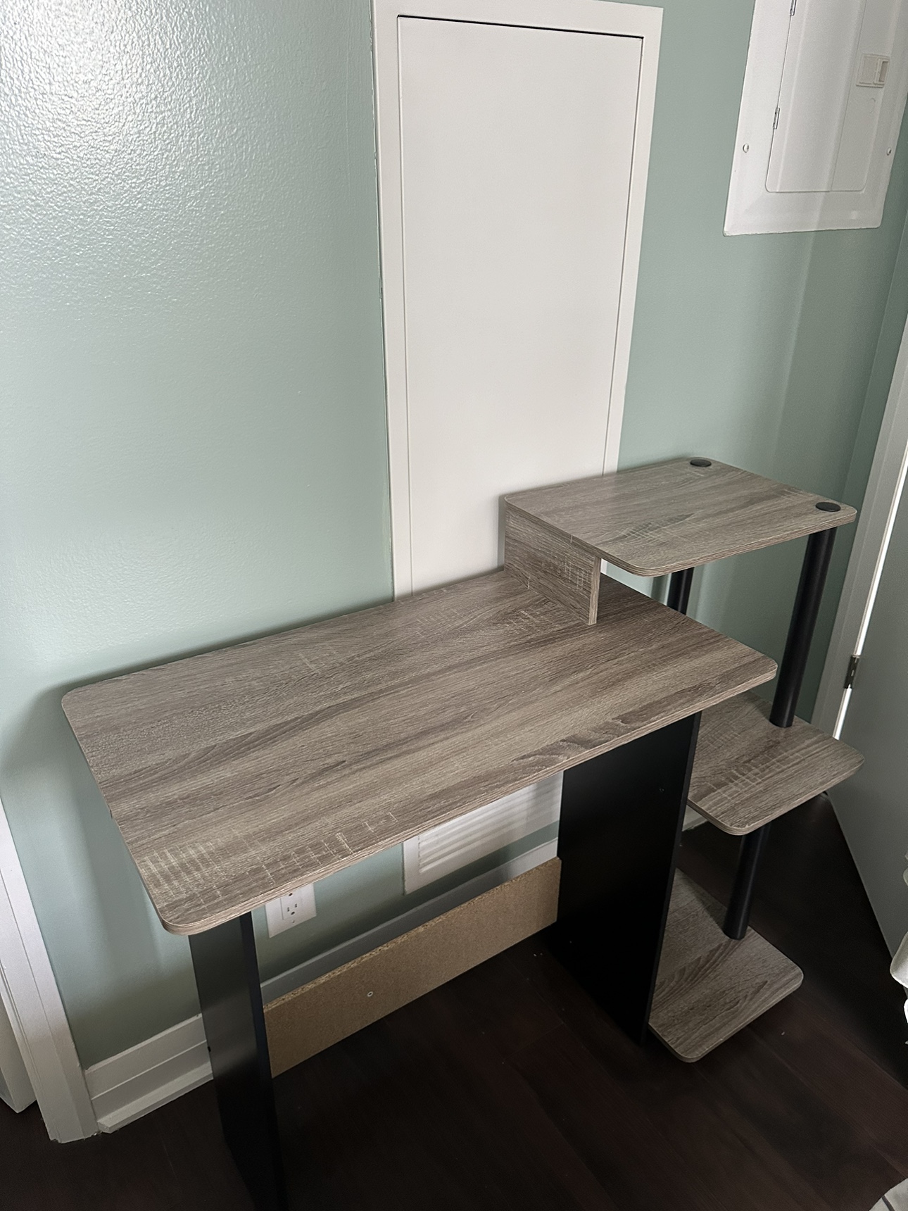 Computer desk like new 39 inches length 29 inches height thumbnail