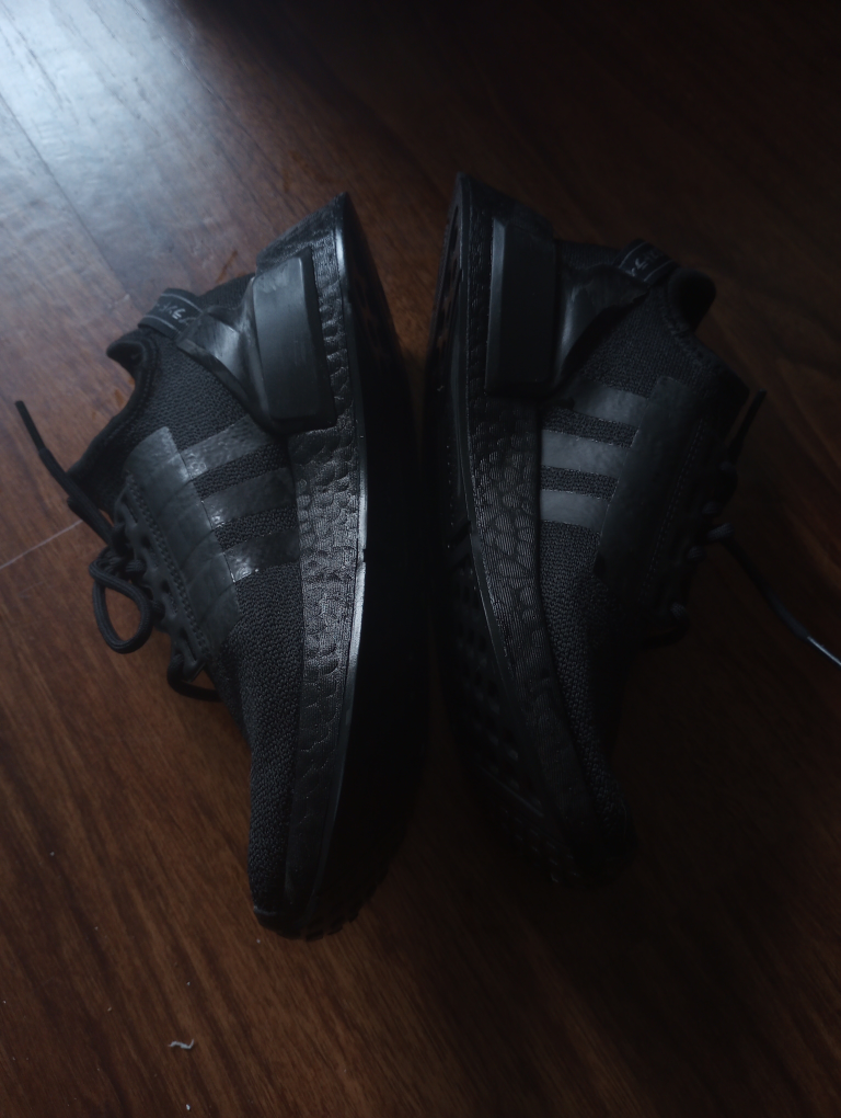Adidas Runners image indicator(2)