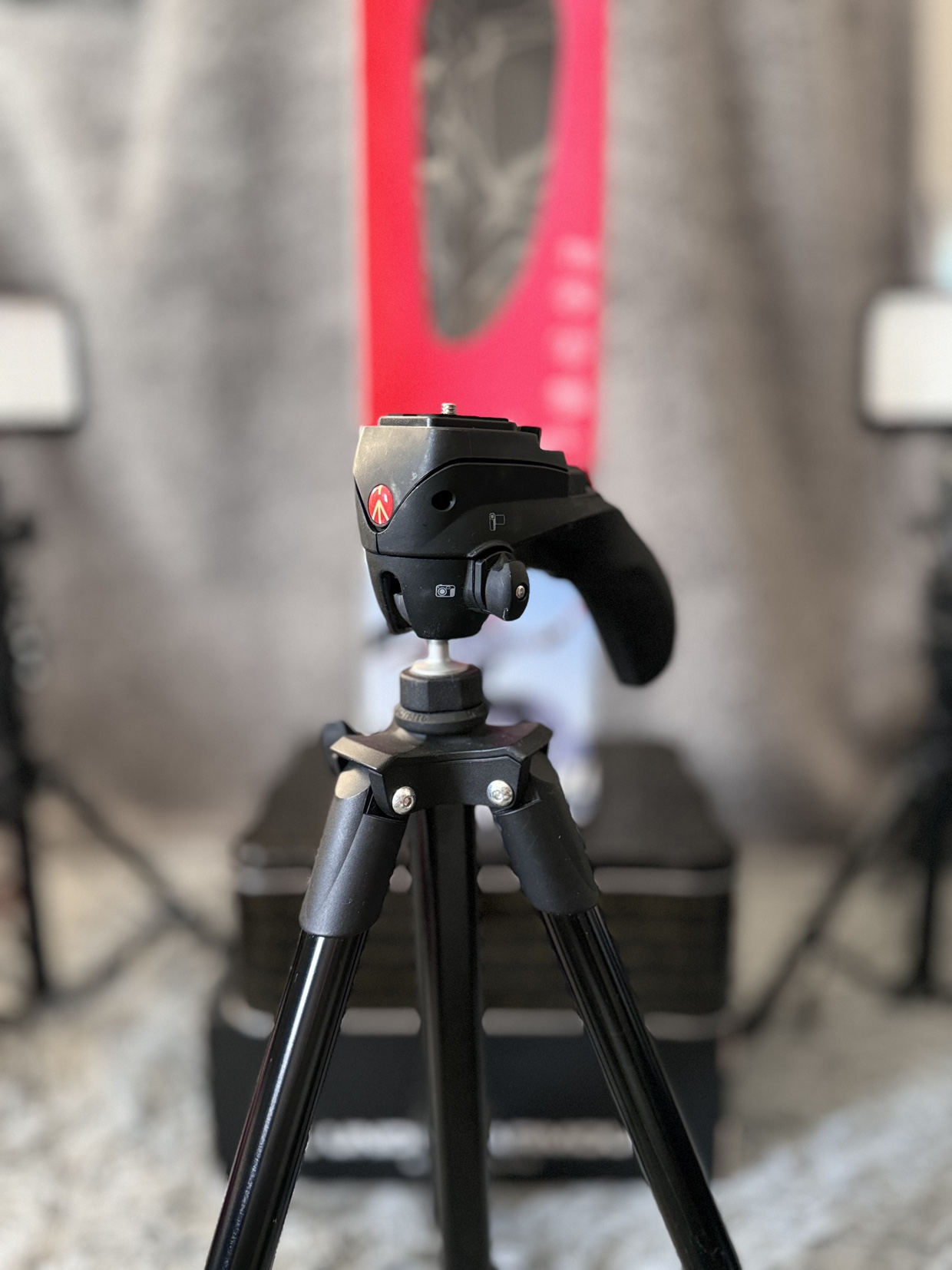 Manfrotto MKC3-H01 Camera Tripod - photo 2