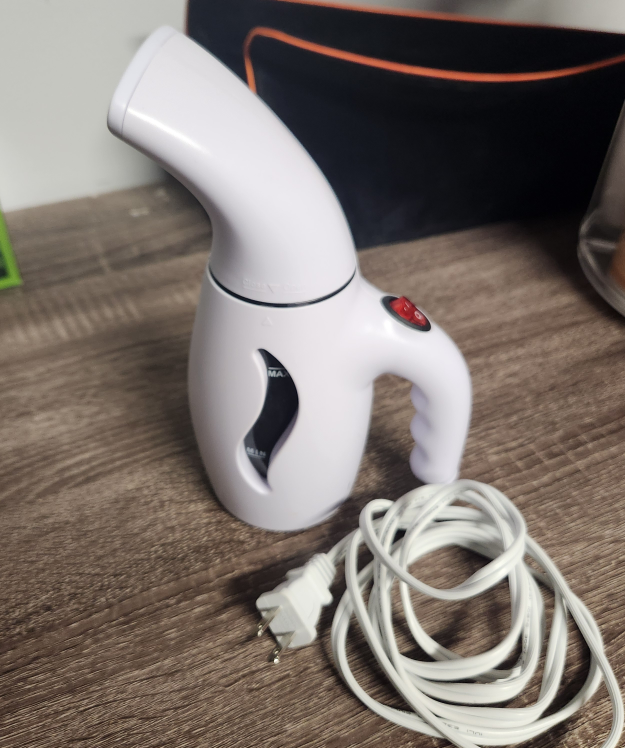 Moving sale!! Handheld cloth steamer thumbnail