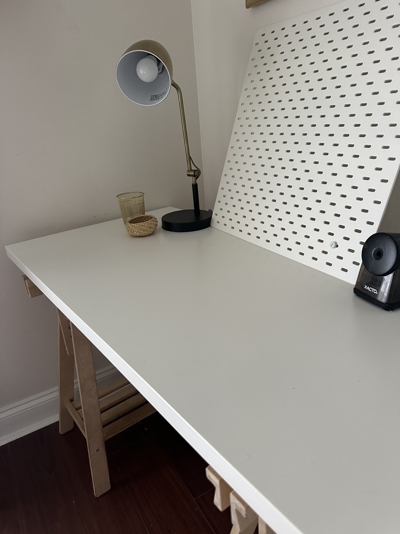 White IKEA desk - photo 3