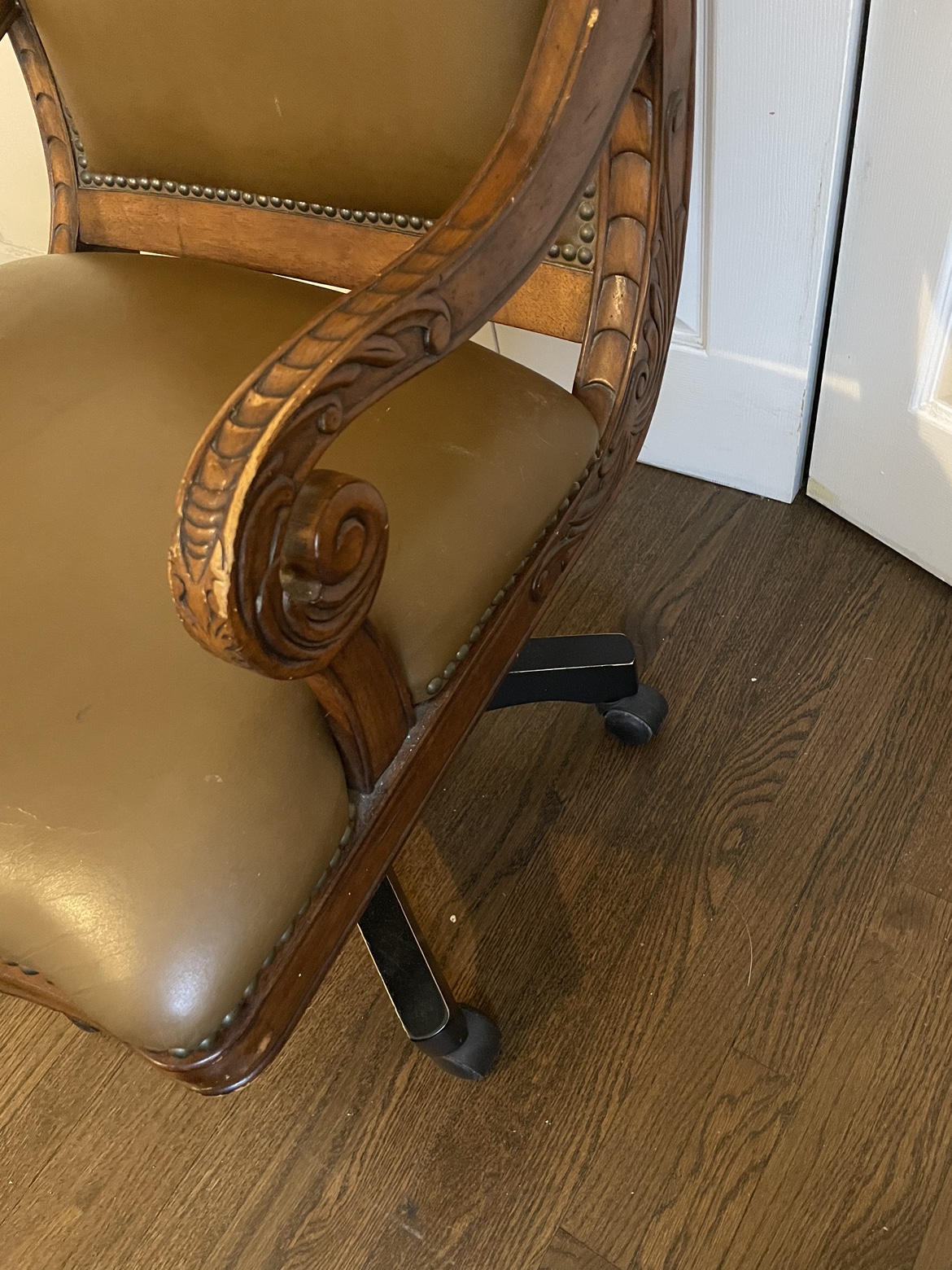 Fun brown leather and wood chair #freecycle - photo 5