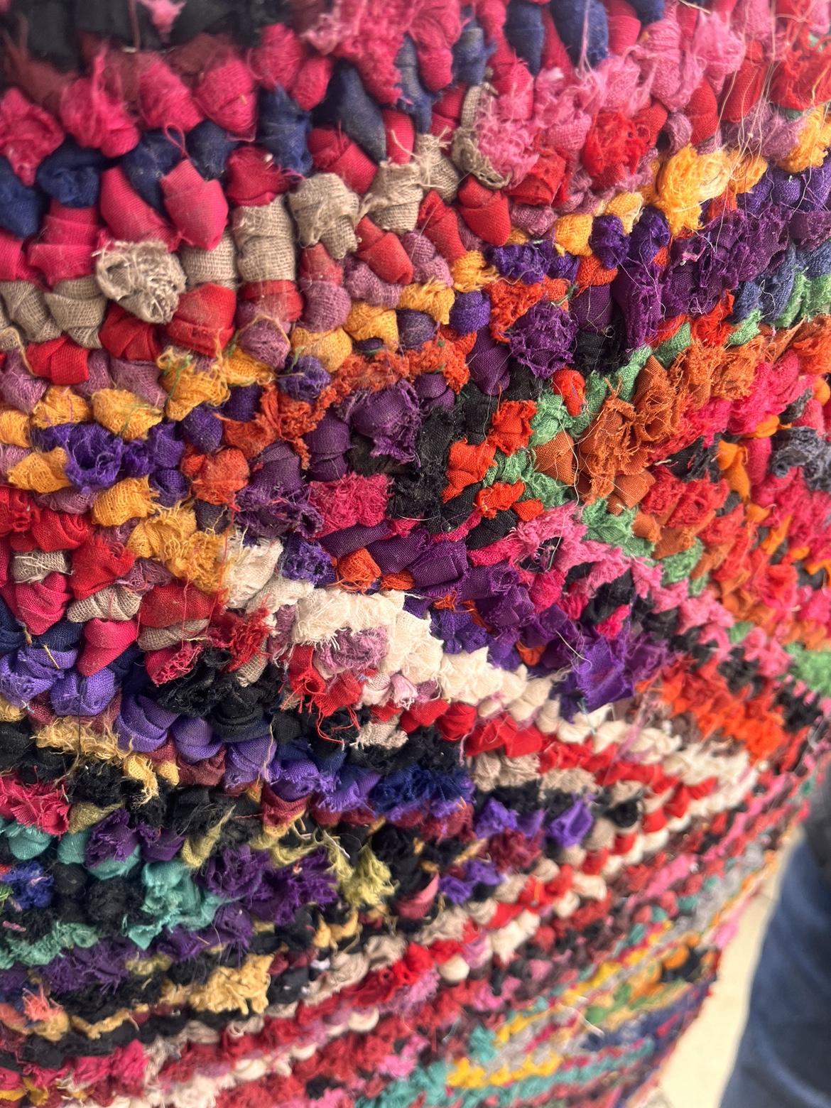Area rug thumbnail