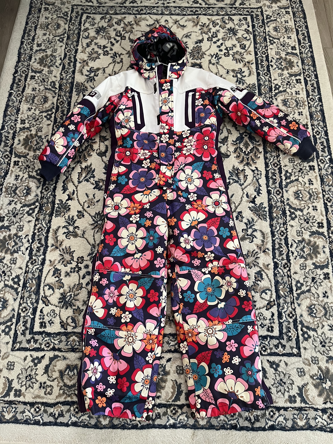 Kids snowboarding suit thumbnail