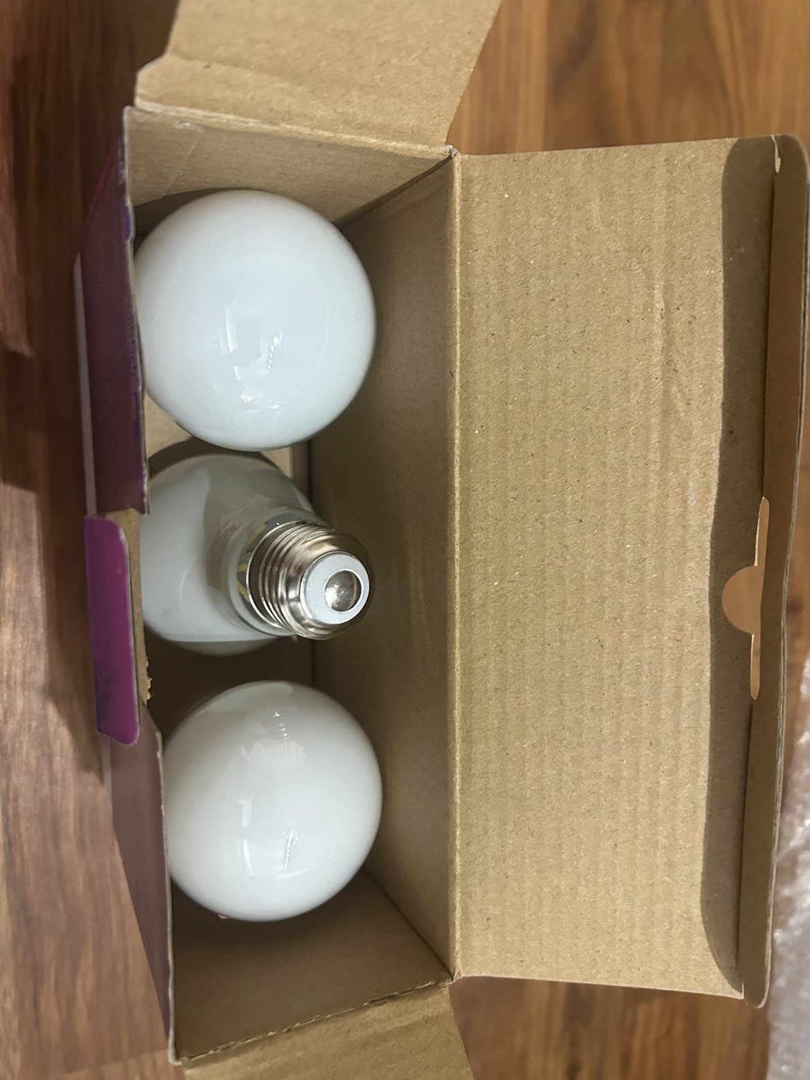 3 60w bulbs, Daylight Dimmable LED - photo 3